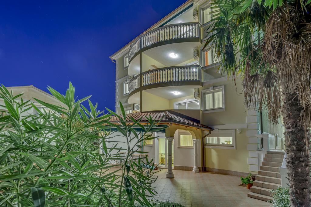 Apartments Villa Maria Цриквеница Экстерьер фото